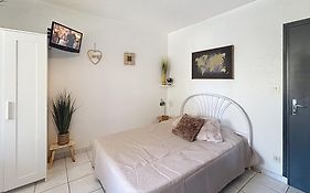 Dans une station thermale, Studio dans résidence avec ascenseur
